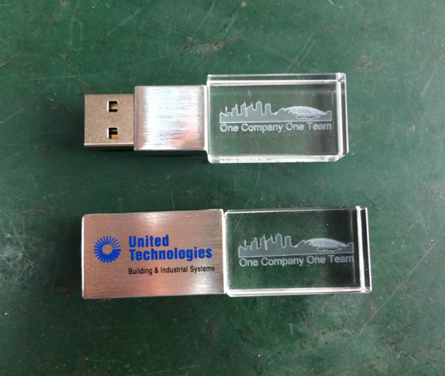 水晶U盤—國外禮品公司定制3D內(nèi)雕水晶禮品U盤  3D內(nèi)雕水晶U盤工廠