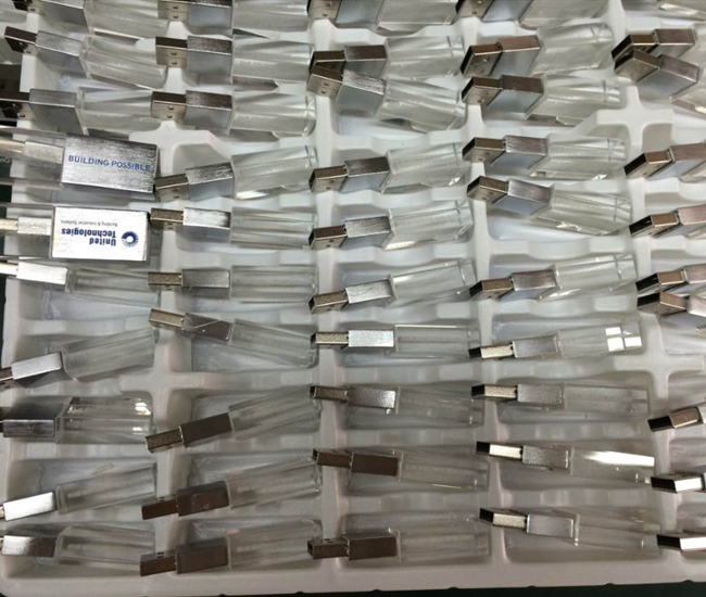 水晶U盤,3D內(nèi)雕U盤,發(fā)光U盤,禮品U盤