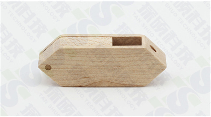 環(huán)保棱角楓木旋轉(zhuǎn)U盤 天然實(shí)木禮品U盤生產(chǎn)廠家   精美時(shí)尚禮品U盤制作工廠