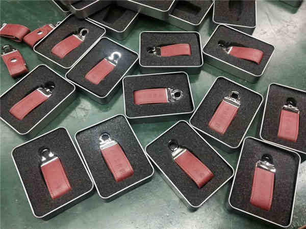 制u盤禮品廠家 真皮u盤定做  皮革U盤供應(yīng)商  禮品U盤制作工廠