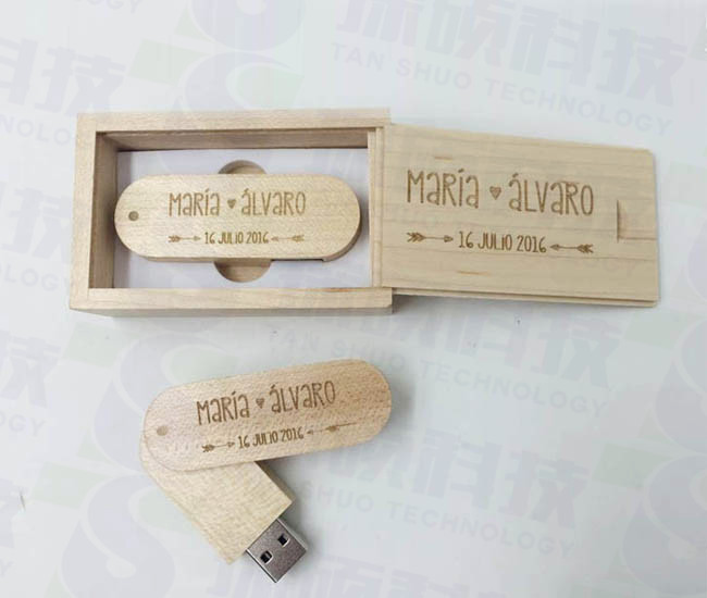 竹木旋轉(zhuǎn)U盤，結(jié)婚紀(jì)念品U盤，木頭禮品U盤定做
